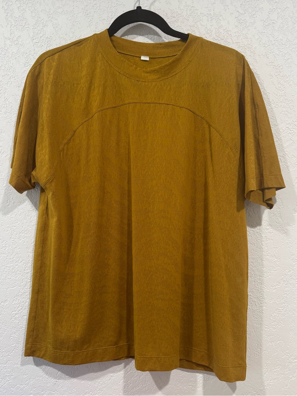 Lululemon Women’s  Short Sleeve T-Shirt in Mustard